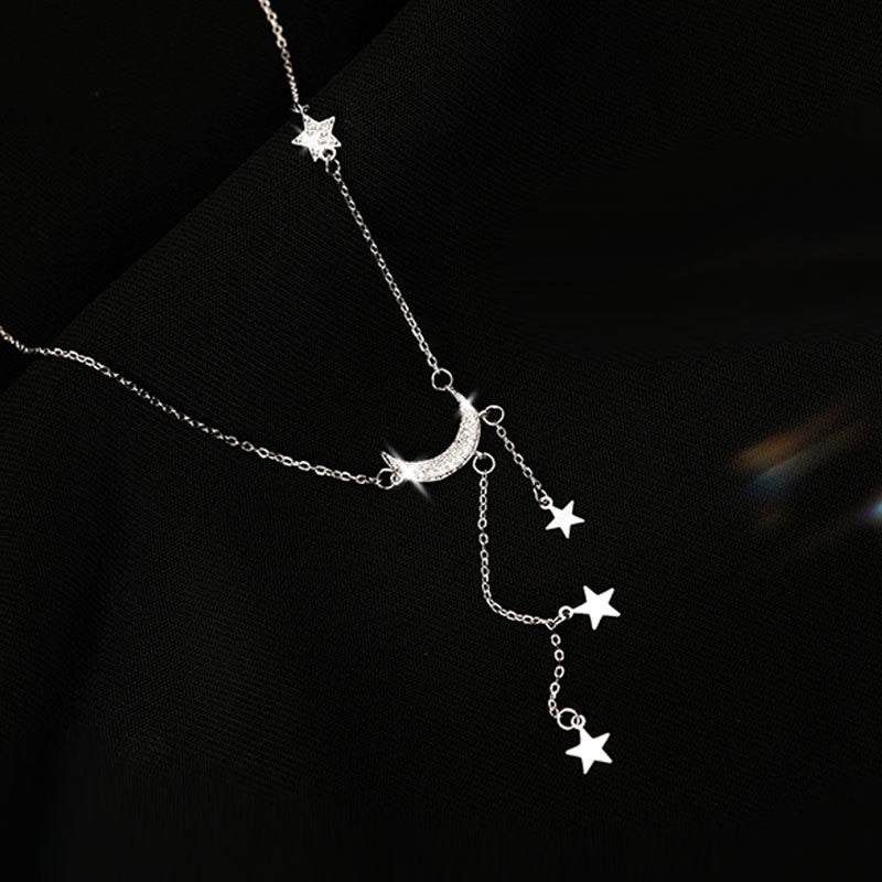 Collar de estrella y luna.