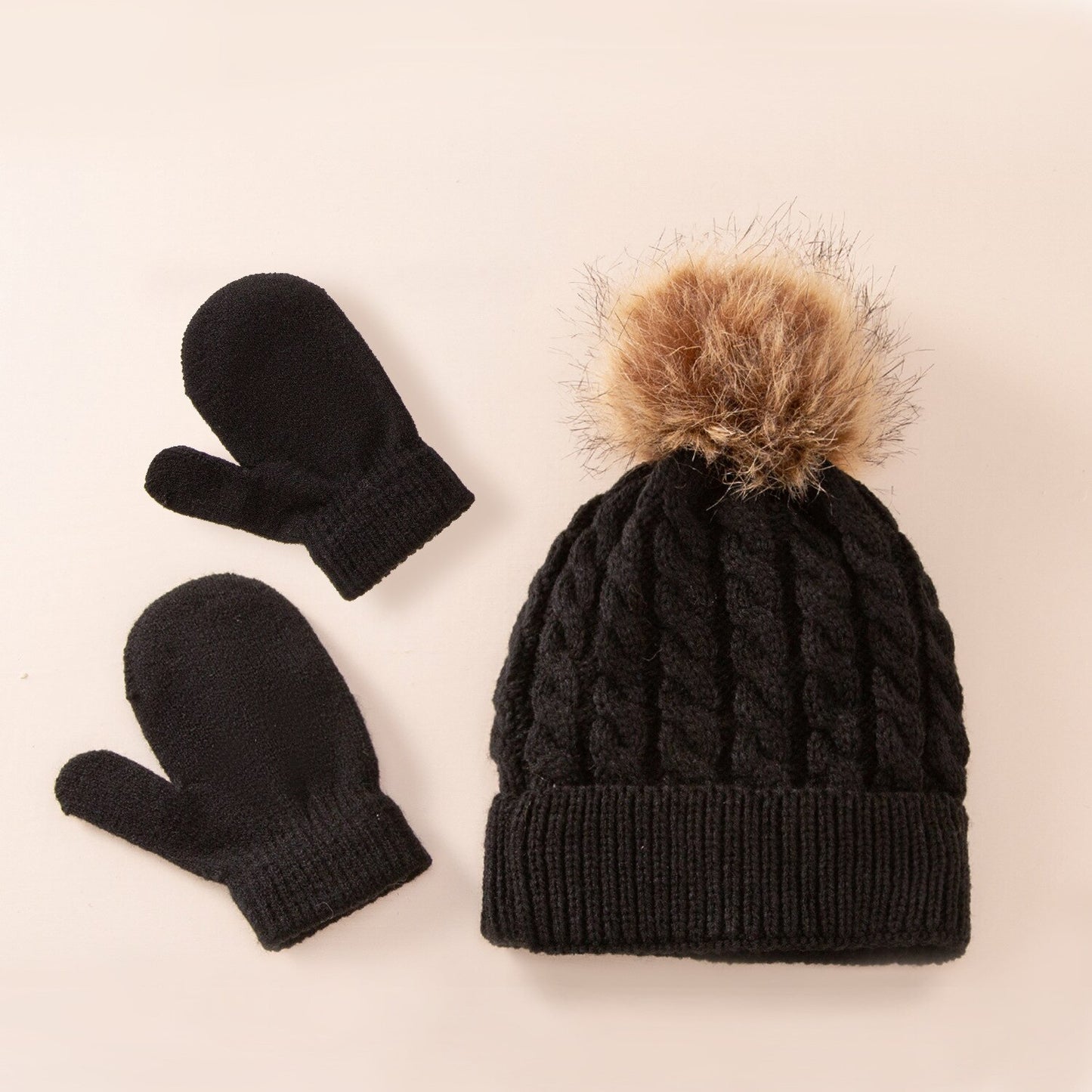 Conjunto de guantes y gorro.